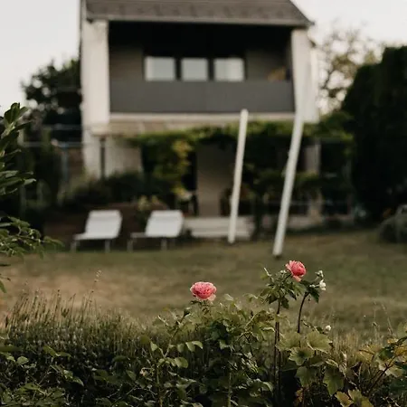 Сasa de vacaciones Víkendház